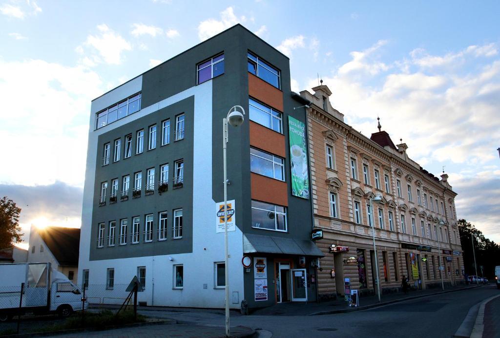 Hotel Slavia Tabor Bagian luar foto