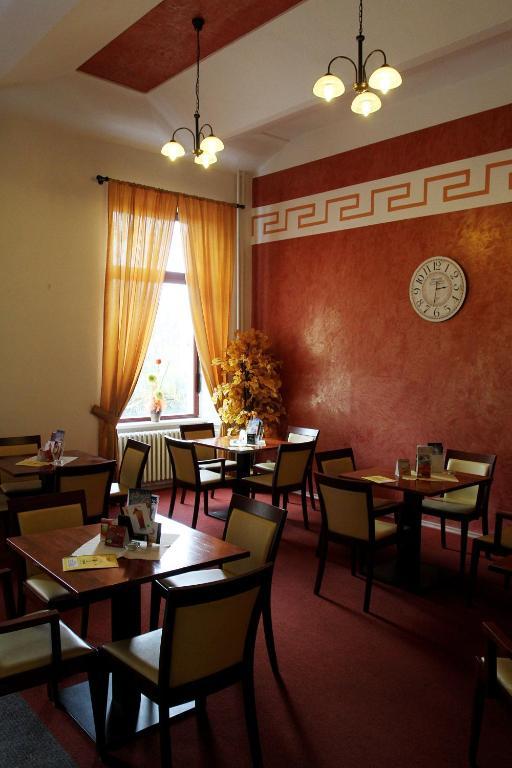Hotel Slavia Tabor Bagian luar foto